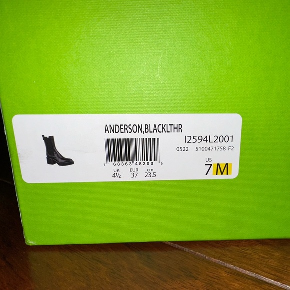 Sam Edelman Chelsea Boots - Picture 4 of 6